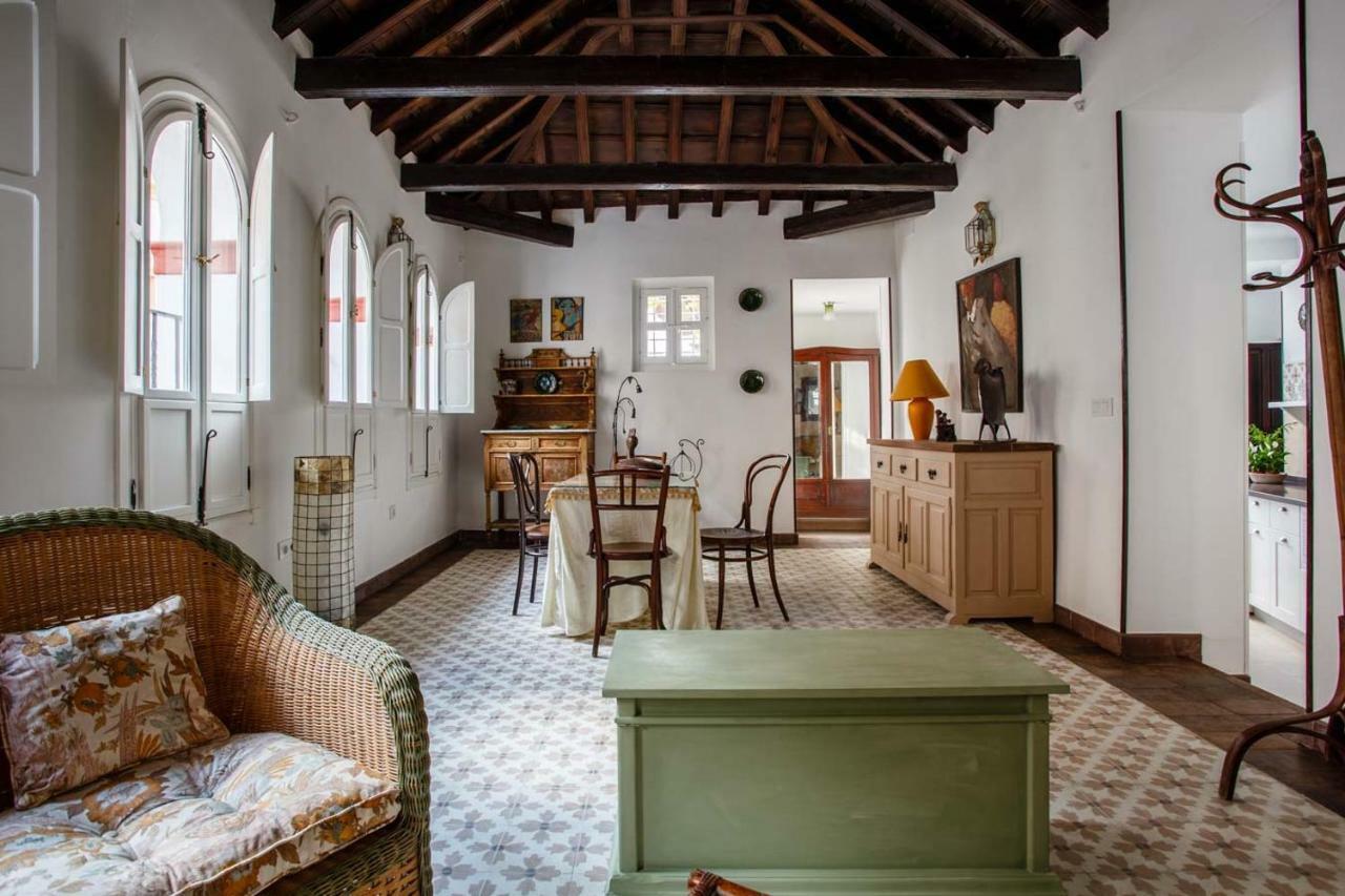 Suites Machado Sevilla Buitenkant foto