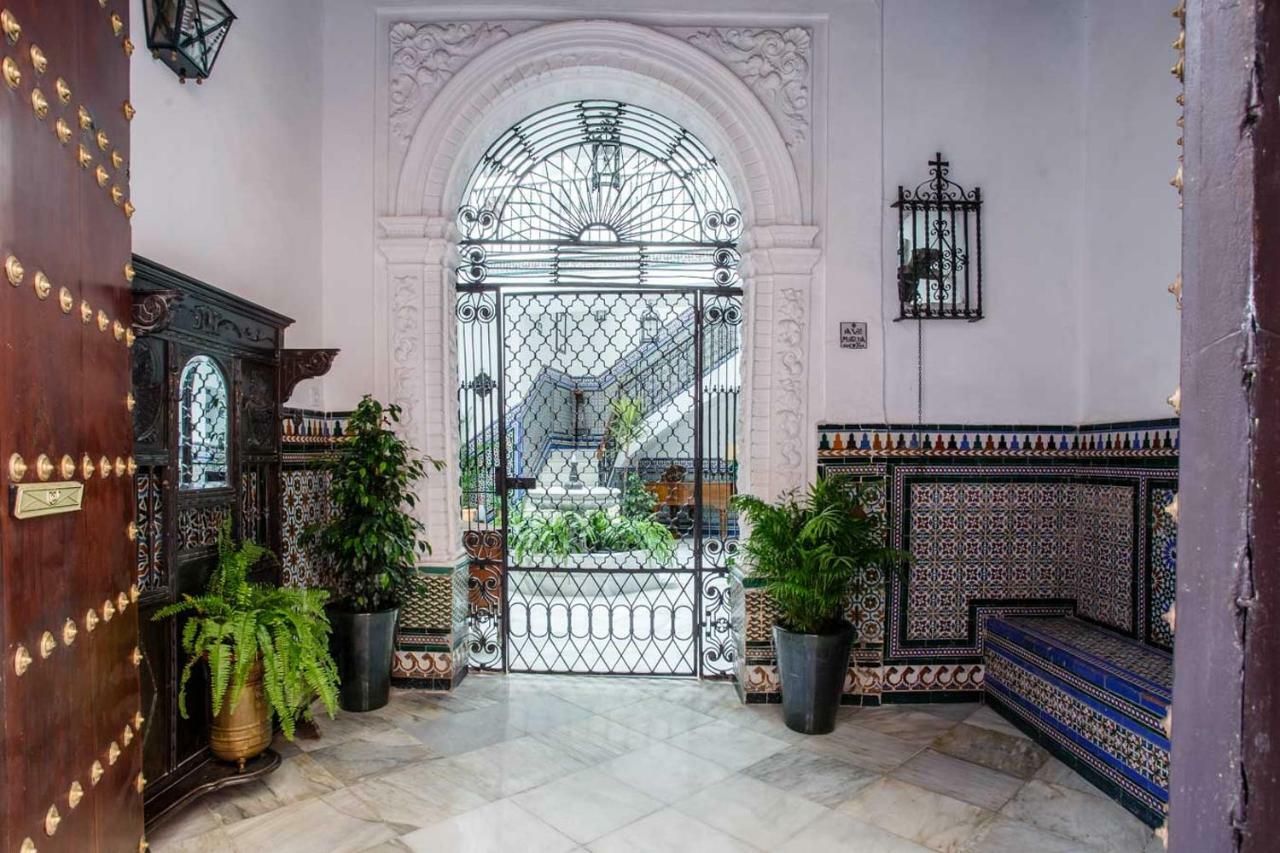 Suites Machado Sevilla Buitenkant foto