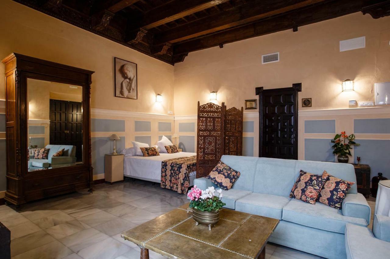 Suites Machado Sevilla Buitenkant foto