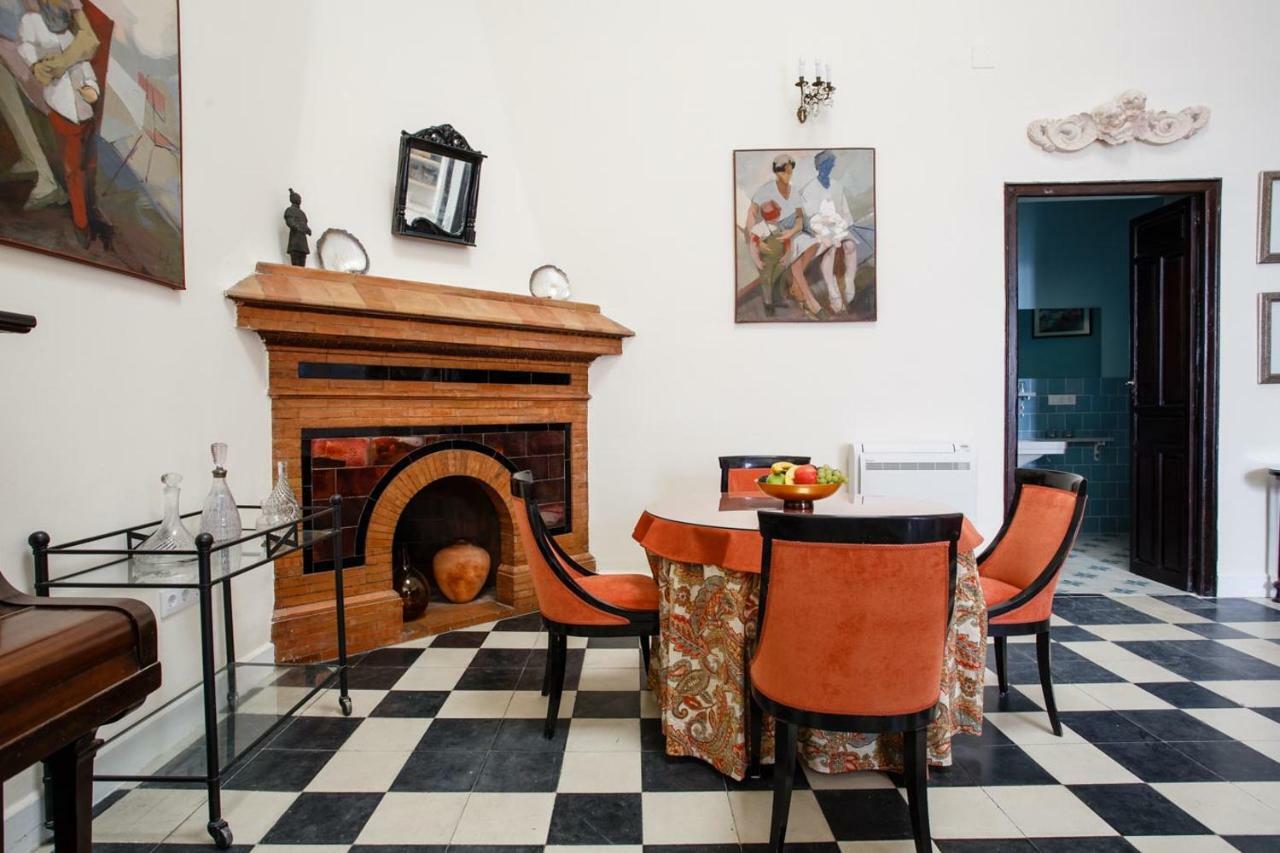 Suites Machado Sevilla Buitenkant foto