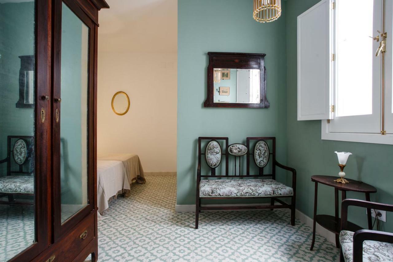 Suites Machado Sevilla Buitenkant foto