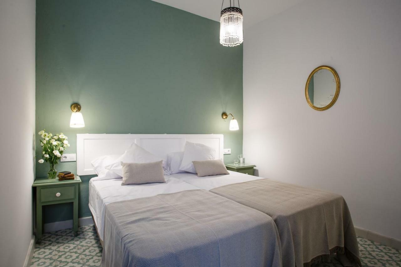 Suites Machado Sevilla Buitenkant foto
