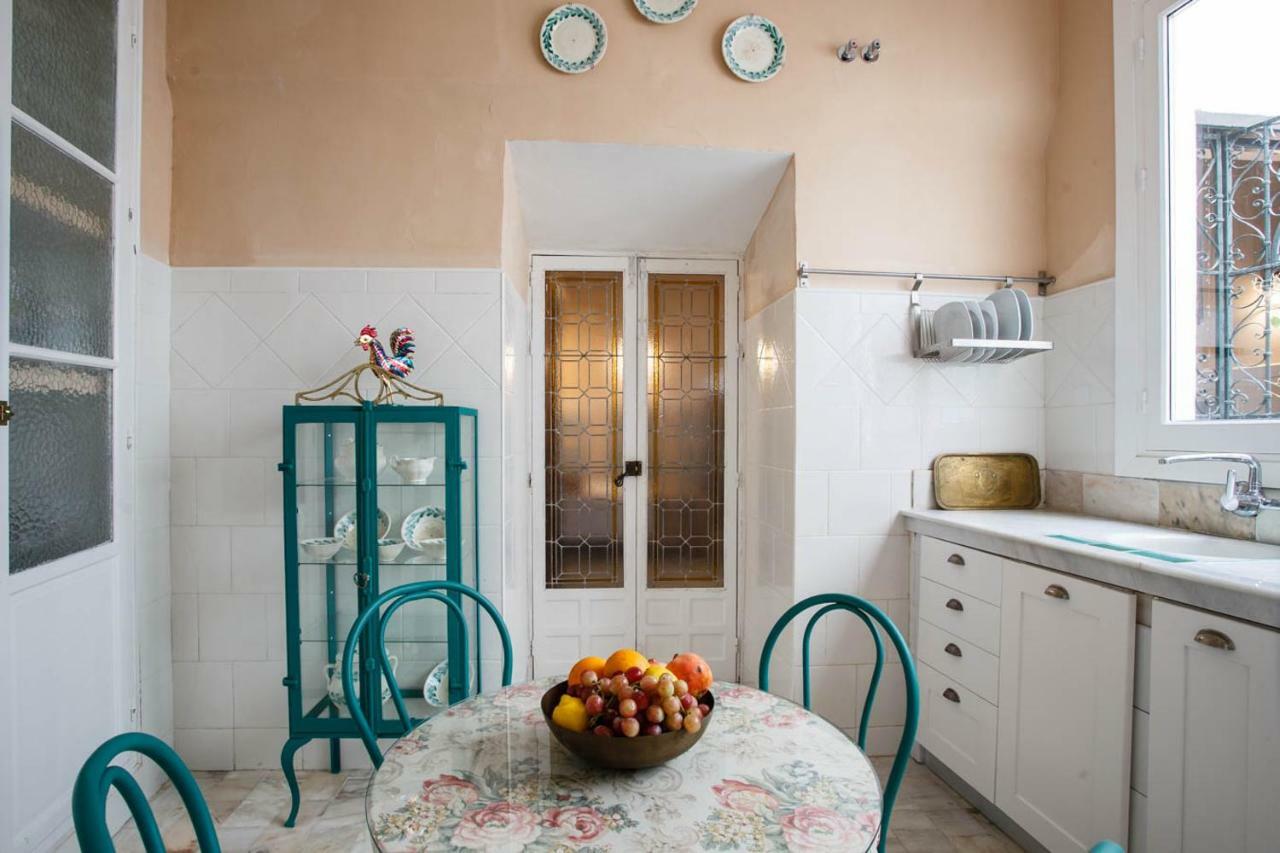 Suites Machado Sevilla Buitenkant foto