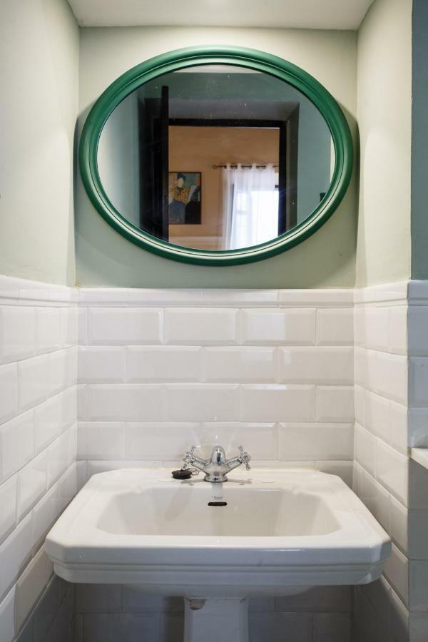 Suites Machado Sevilla Buitenkant foto
