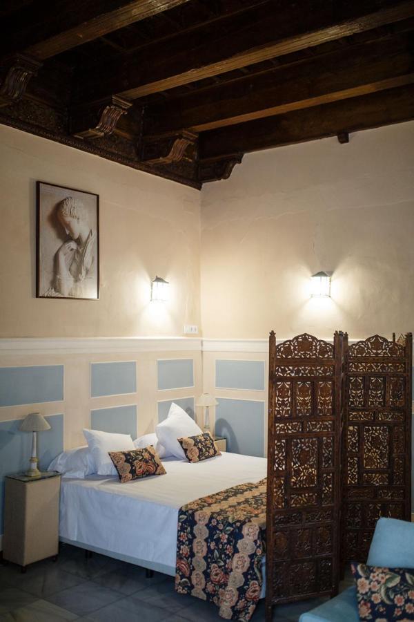 Suites Machado Sevilla Buitenkant foto